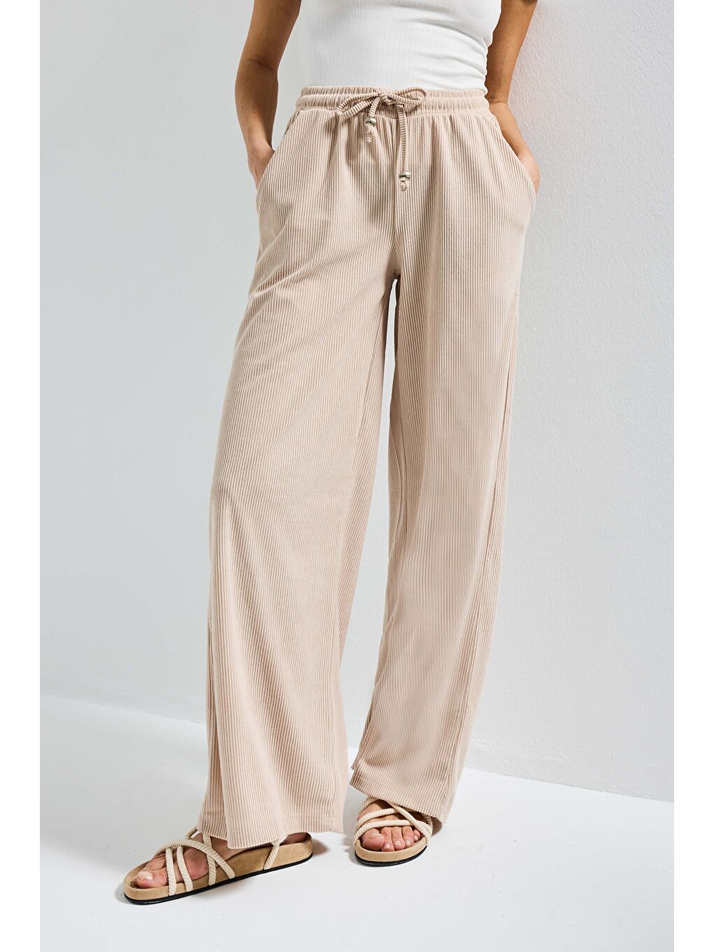 Bej Kadın Taş Renk Palazzo Fit Fitilli Kadife Kumaş Yürüyüş Pantolonu-1