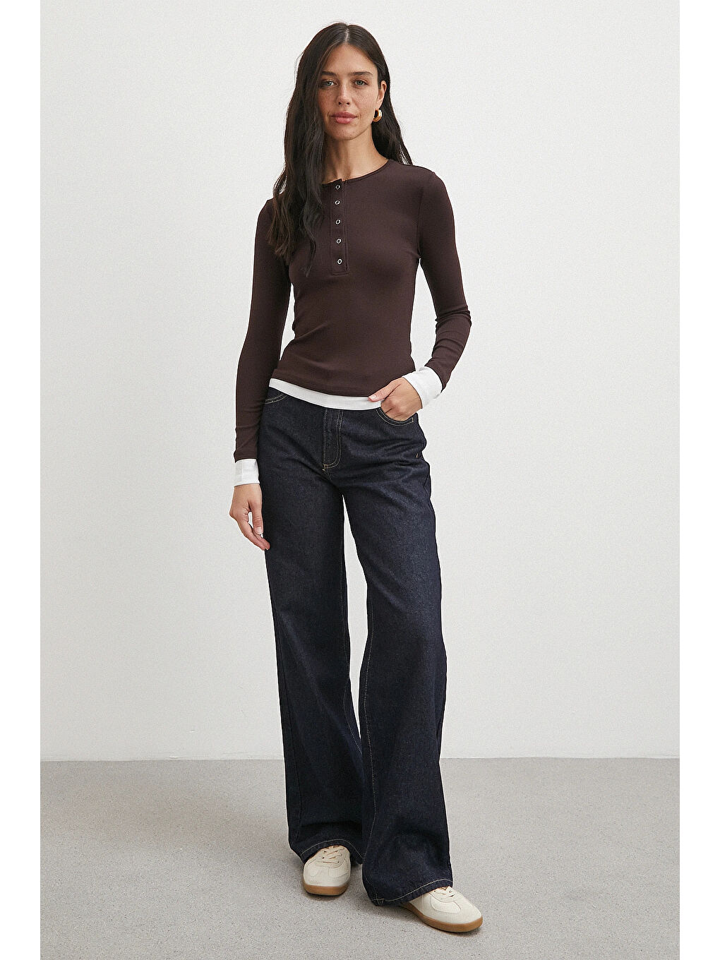 Karışık Garnili Çıtçıtlı Bluz Kahve-1