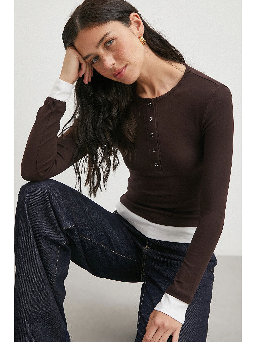 Karışık Garnili Çıtçıtlı Bluz Kahve-3