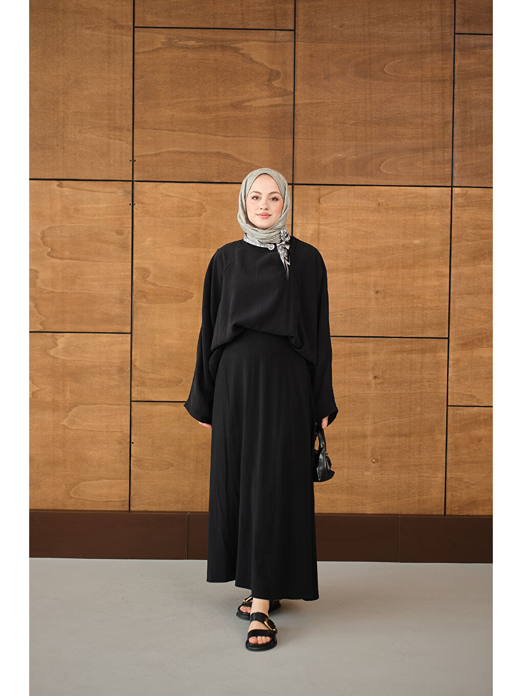 Kadın Pelerin Kol Yandan Fular Detaylı Takım Siyah-2