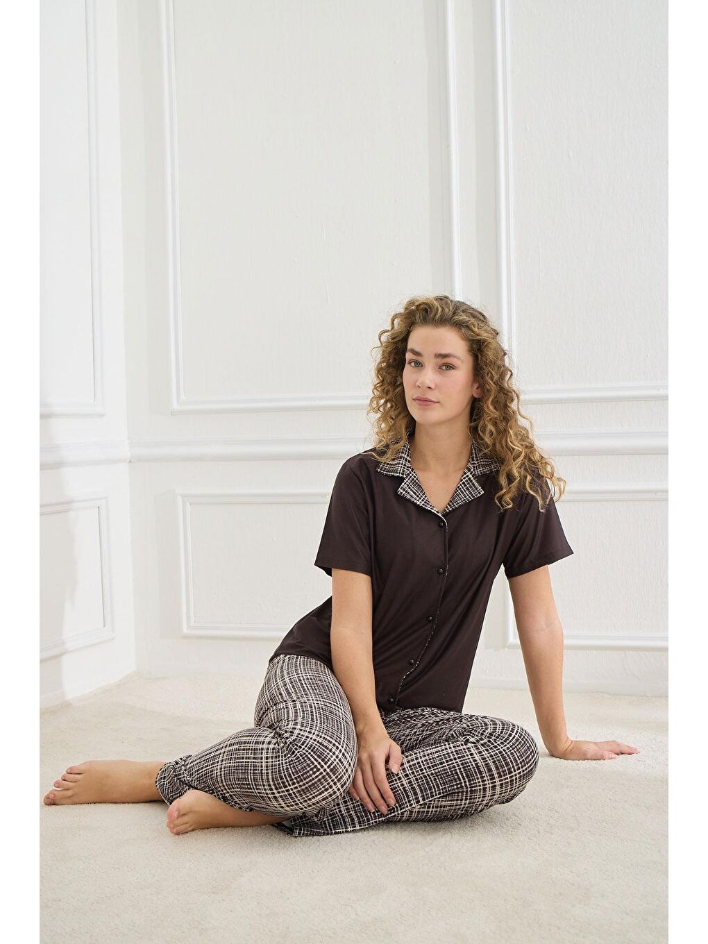 Kadın Desenli Polo Yaka Kısa Kol Pijama Takım | Siyah 30101-582-1