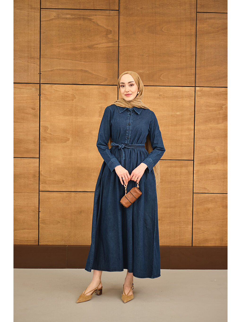 Kadın Büzgü Detay Yarım Düğmeli Bel Bağlamalı Jean Elbise Lacivert-4