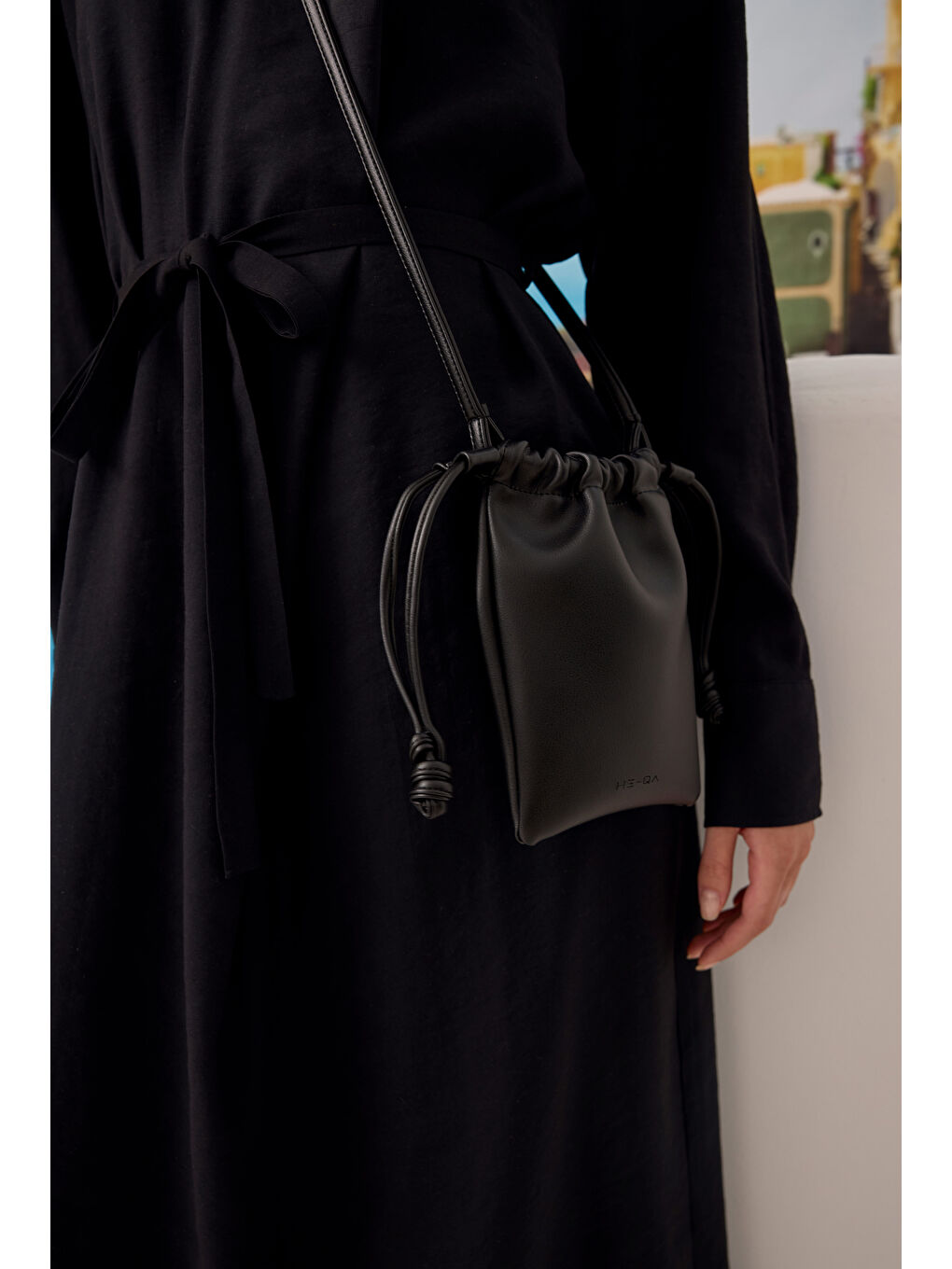 Yakası Geniş Pile Detaylı Elbise Siyah-2