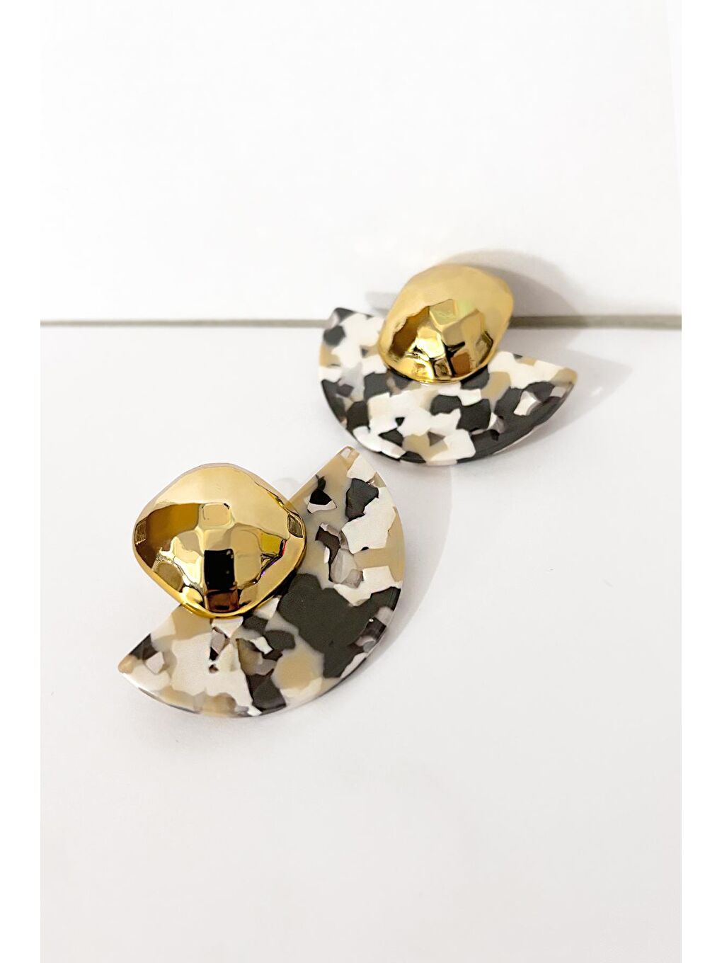 Siyah Renkli Yarım Daire Kadın Küpe-2