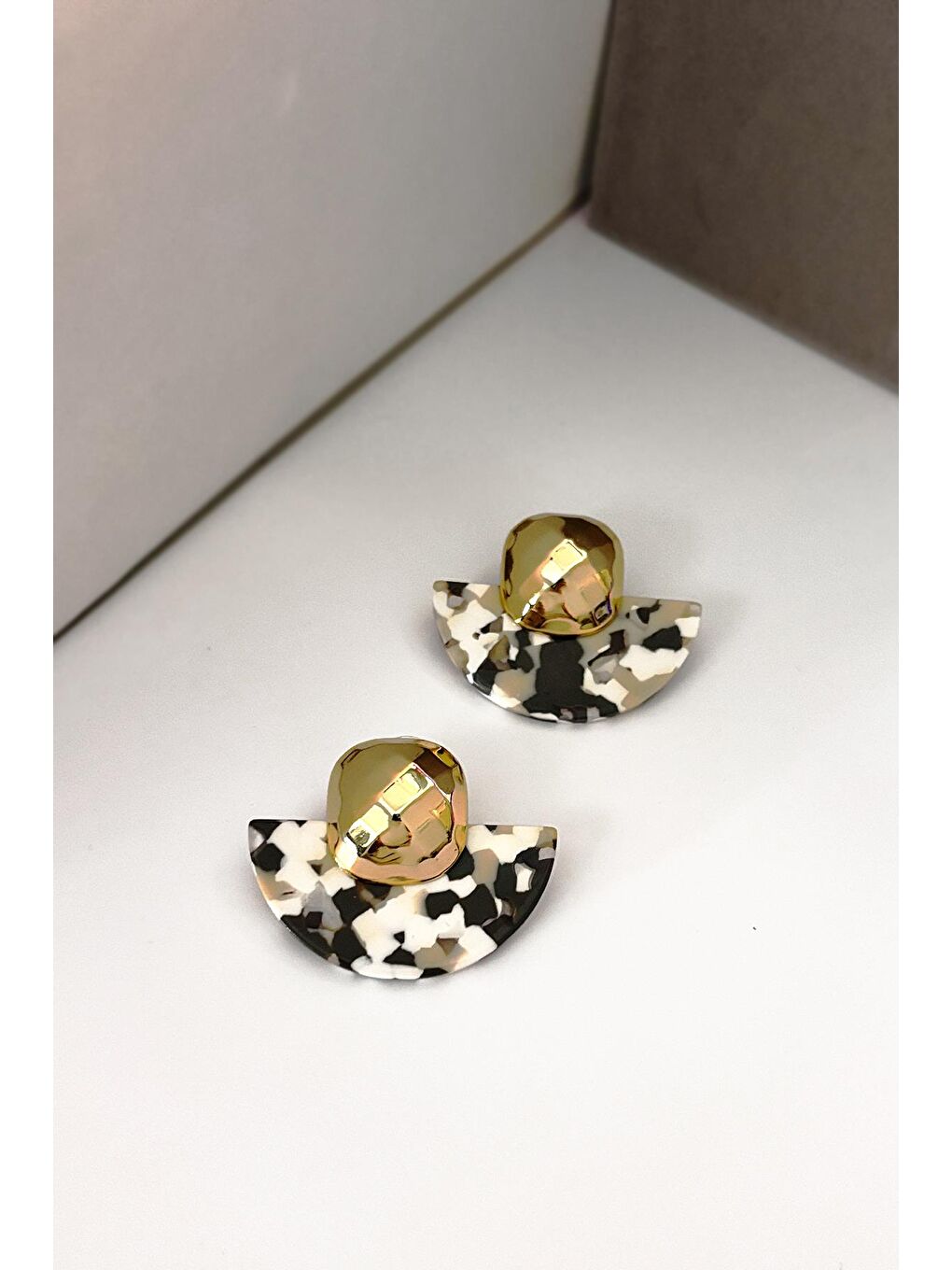 Siyah Renkli Yarım Daire Kadın Küpe-3