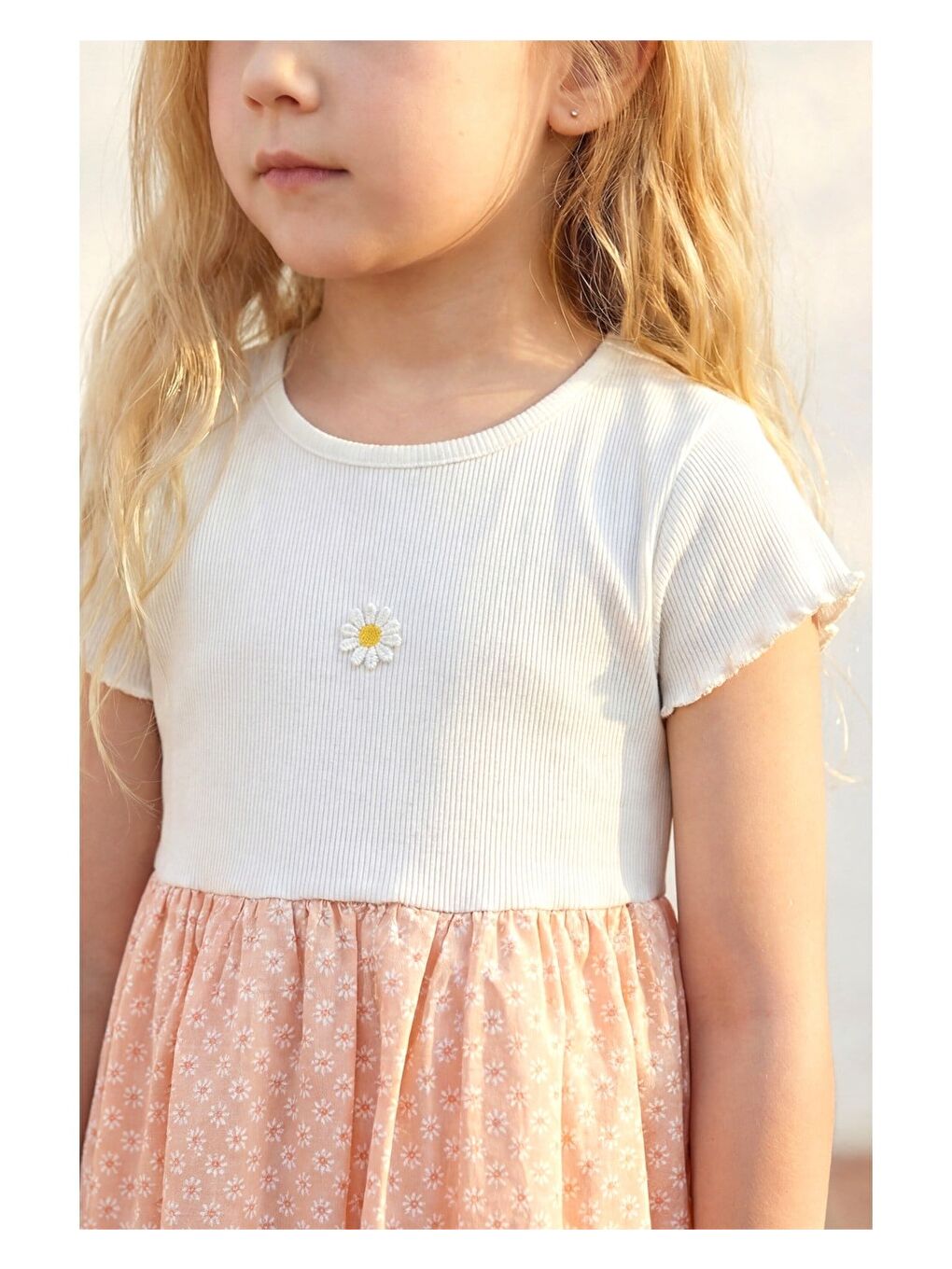 Kız Çocuk Pamuklu Ekru Pembe Papatya Detaylı Elbise - Desenli Balon Etekli-3