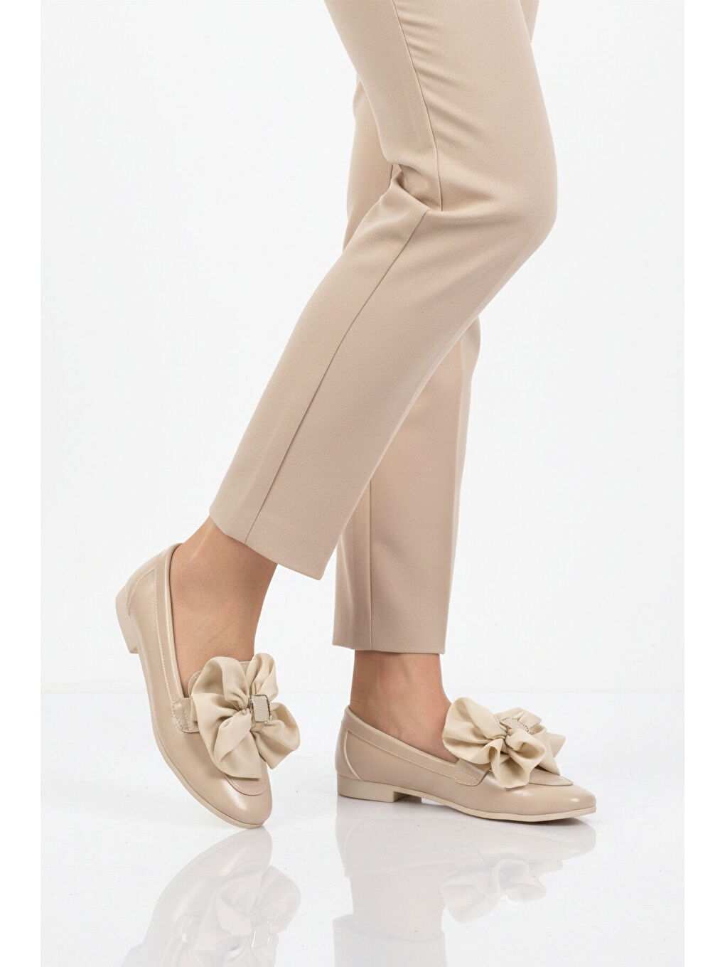 Bej Hafif Fiyonk Kurdeleli Kadın Babet Ayakkabı 572485 Z