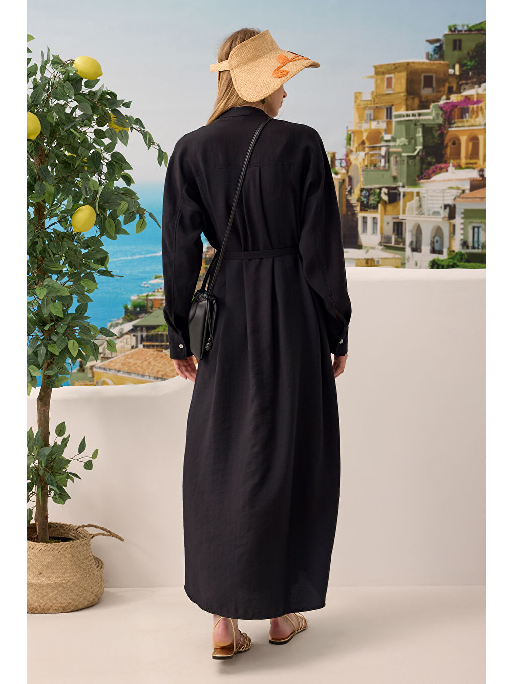 Yakası Geniş Pile Detaylı Elbise Siyah-4