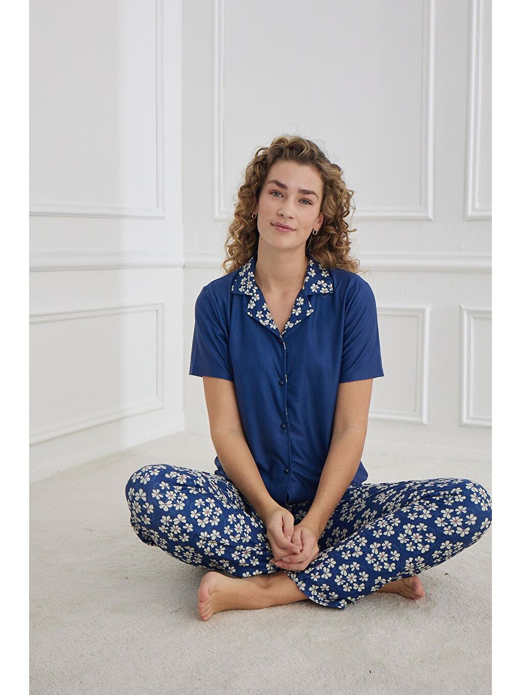 Kadın Desenli Polo Yaka Kısa Kol Pijama Takım | Lacivert 30101-1269-1