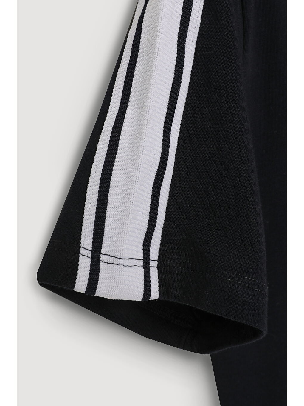 Paris Yazılı Omuzları Biyeli Crop Tişört Lacivert-2