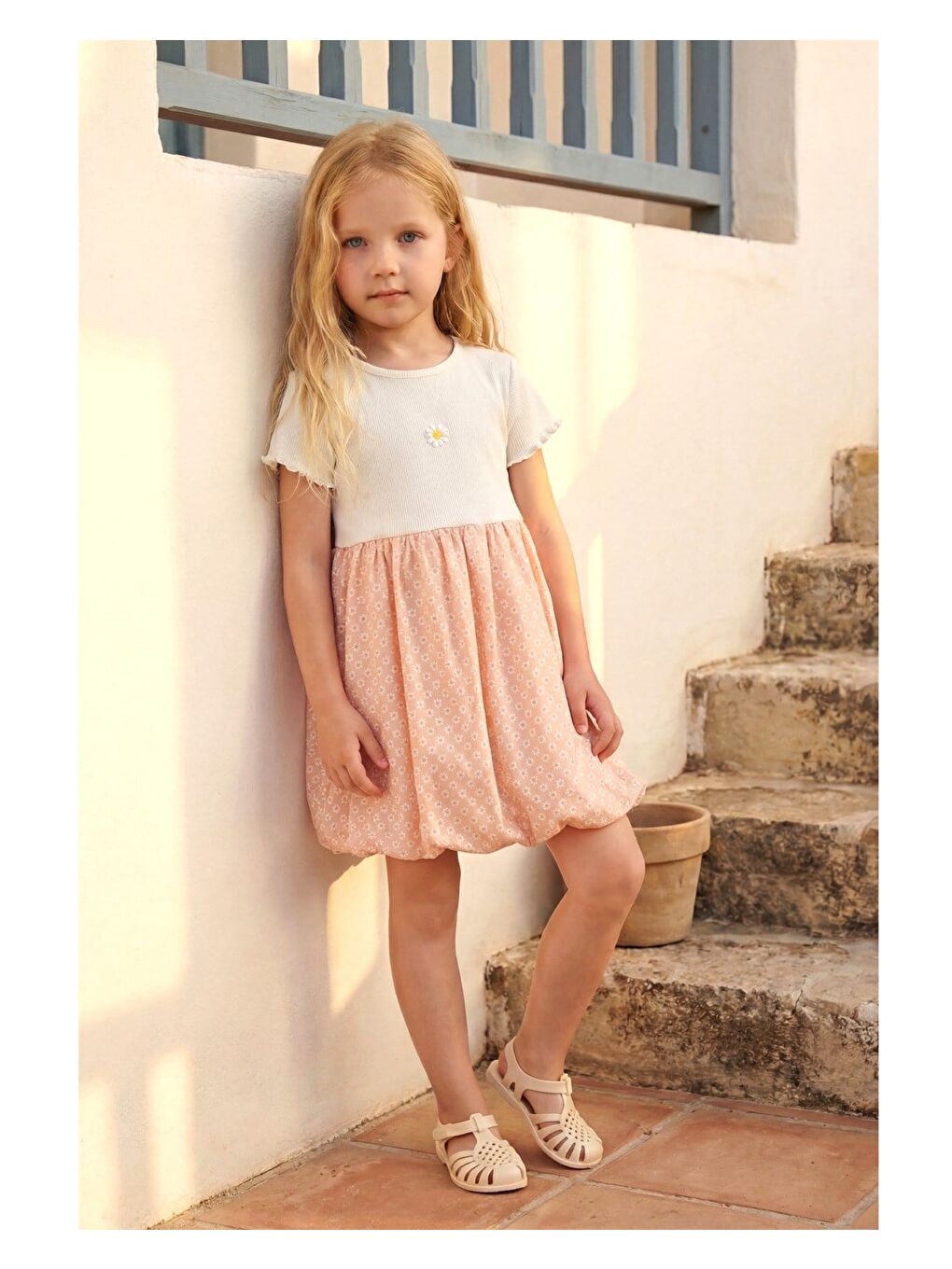 Kız Çocuk Pamuklu Ekru Pembe Papatya Detaylı Elbise - Desenli Balon Etekli-4