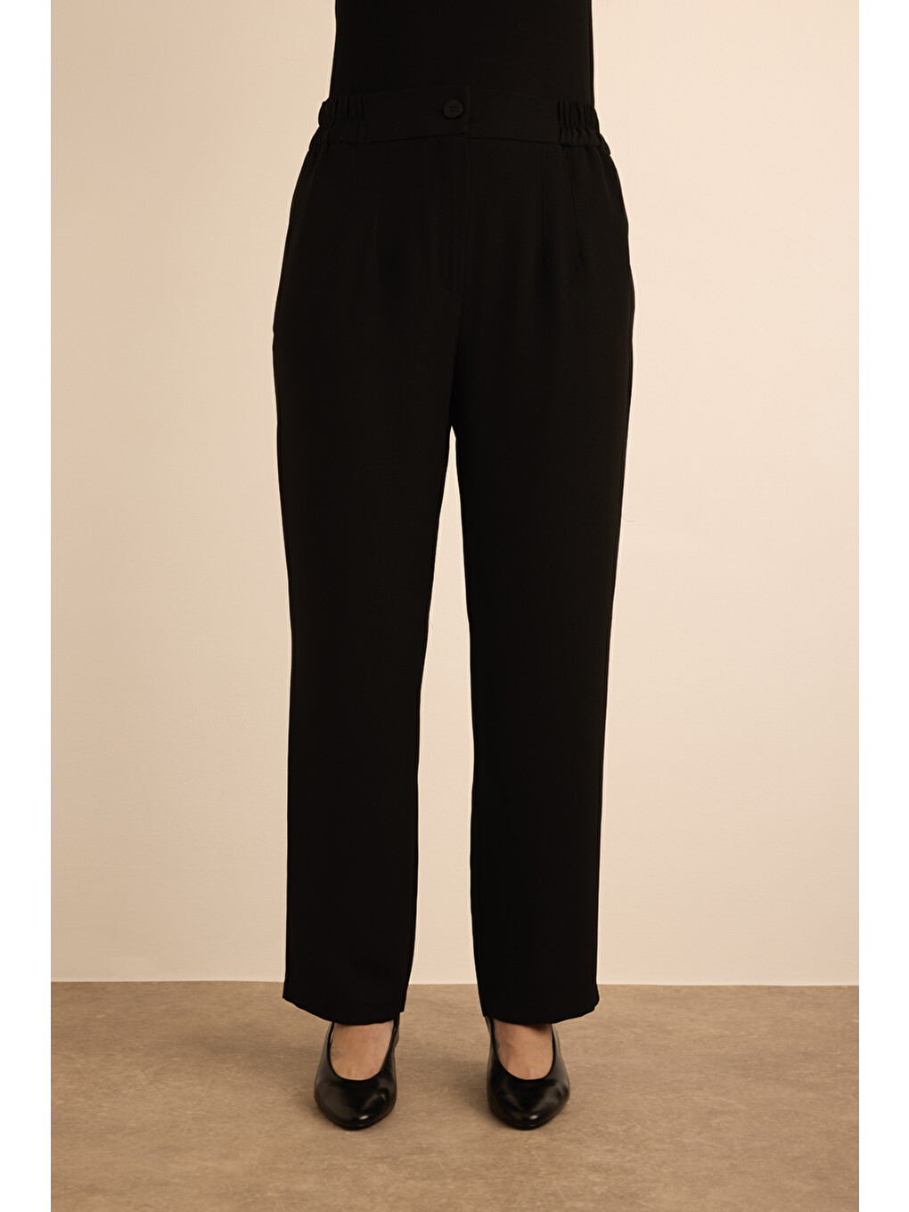 Siyah Beli Lastik Detaylı Krep Pantolon-2