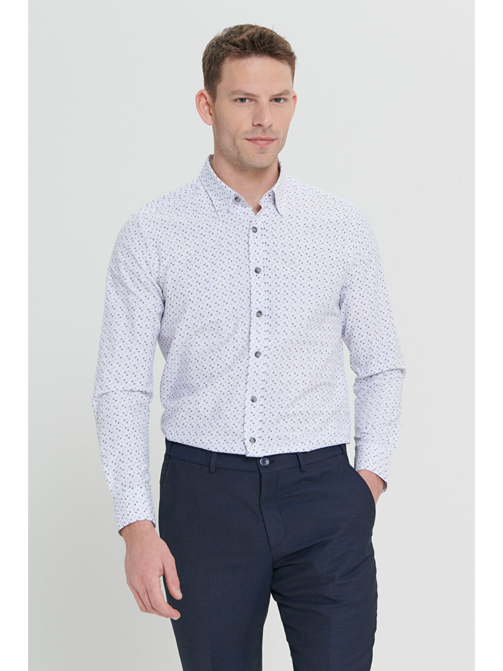 Erkek Beyaz-Siyah Kolay Ütülenebilir Slim Fit Düğme Yaka Gofre Desenli Gömlek