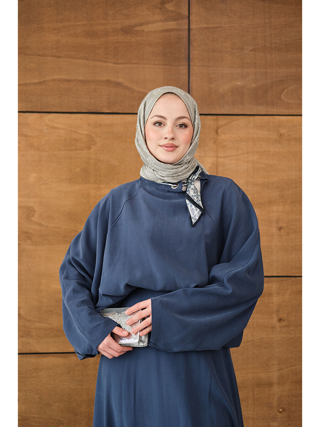 Kadın Pelerin Kol Yandan Fular Detaylı Takım Lacivert-1