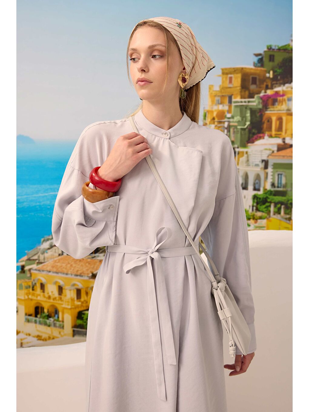 Yakası Geniş Pile Detaylı Elbise Gri-1