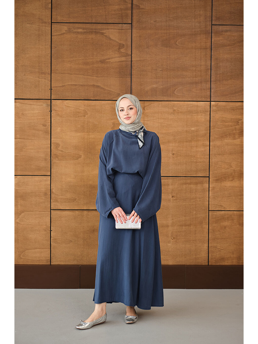 Kadın Pelerin Kol Yandan Fular Detaylı Takım Lacivert-2