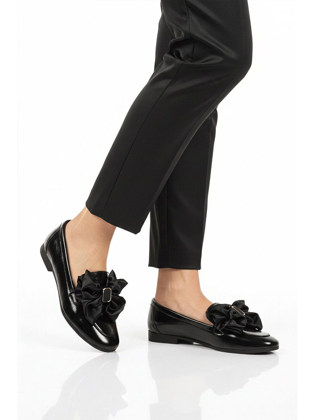 Siyah Hafif Fiyonk Kurdeleli Kadın Babet Ayakkabı 572485 Z