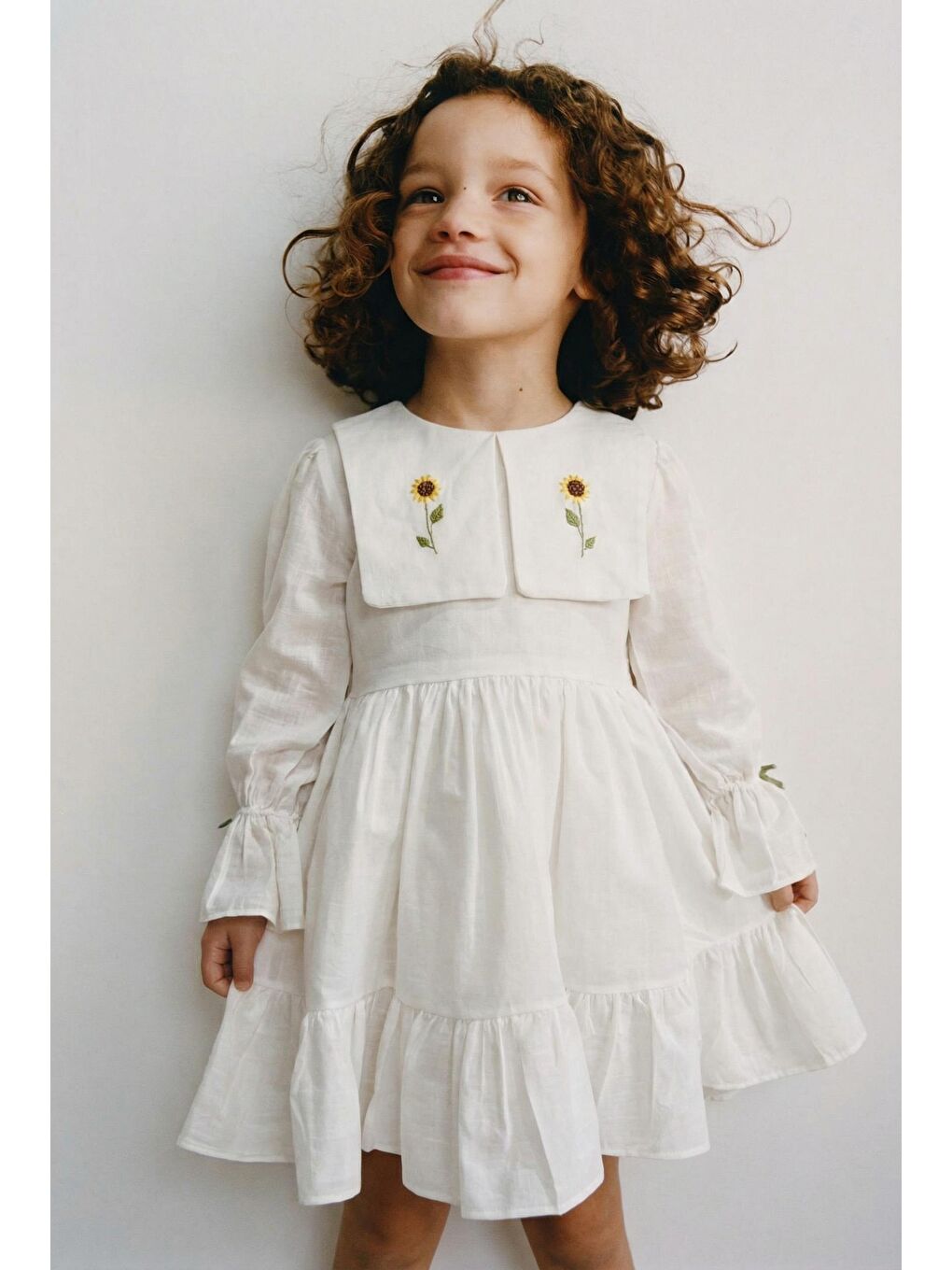 Karışık Kız Çocuk Pamuklu Beyaz Nakış Detaylı Uzun Kollu Elbise