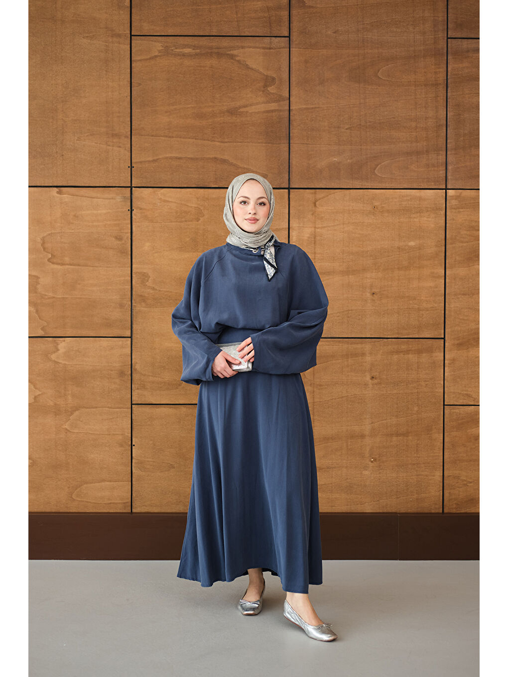 Kadın Pelerin Kol Yandan Fular Detaylı Takım Lacivert-3