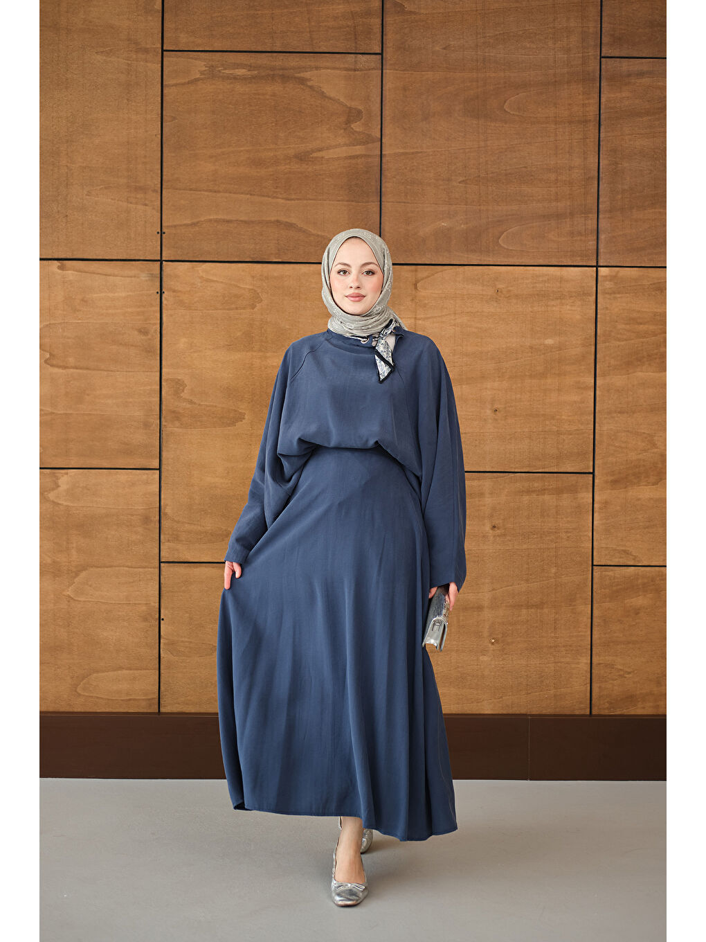 Kadın Pelerin Kol Yandan Fular Detaylı Takım Lacivert-4