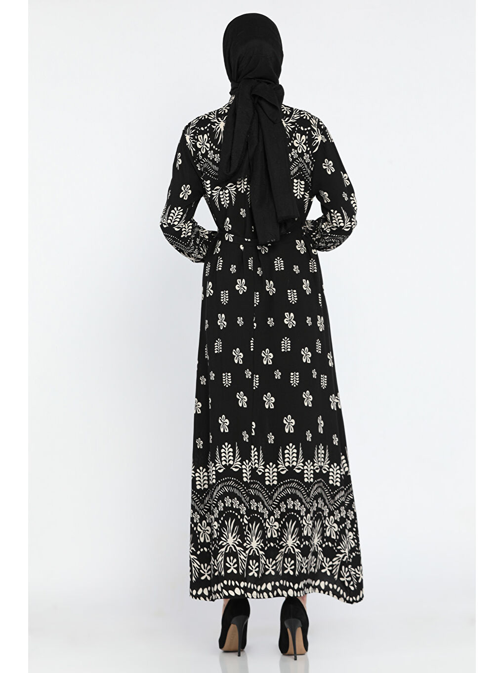 Siyah Desenli Bel Kuşaklı Tesettür Viskon Elbise-4