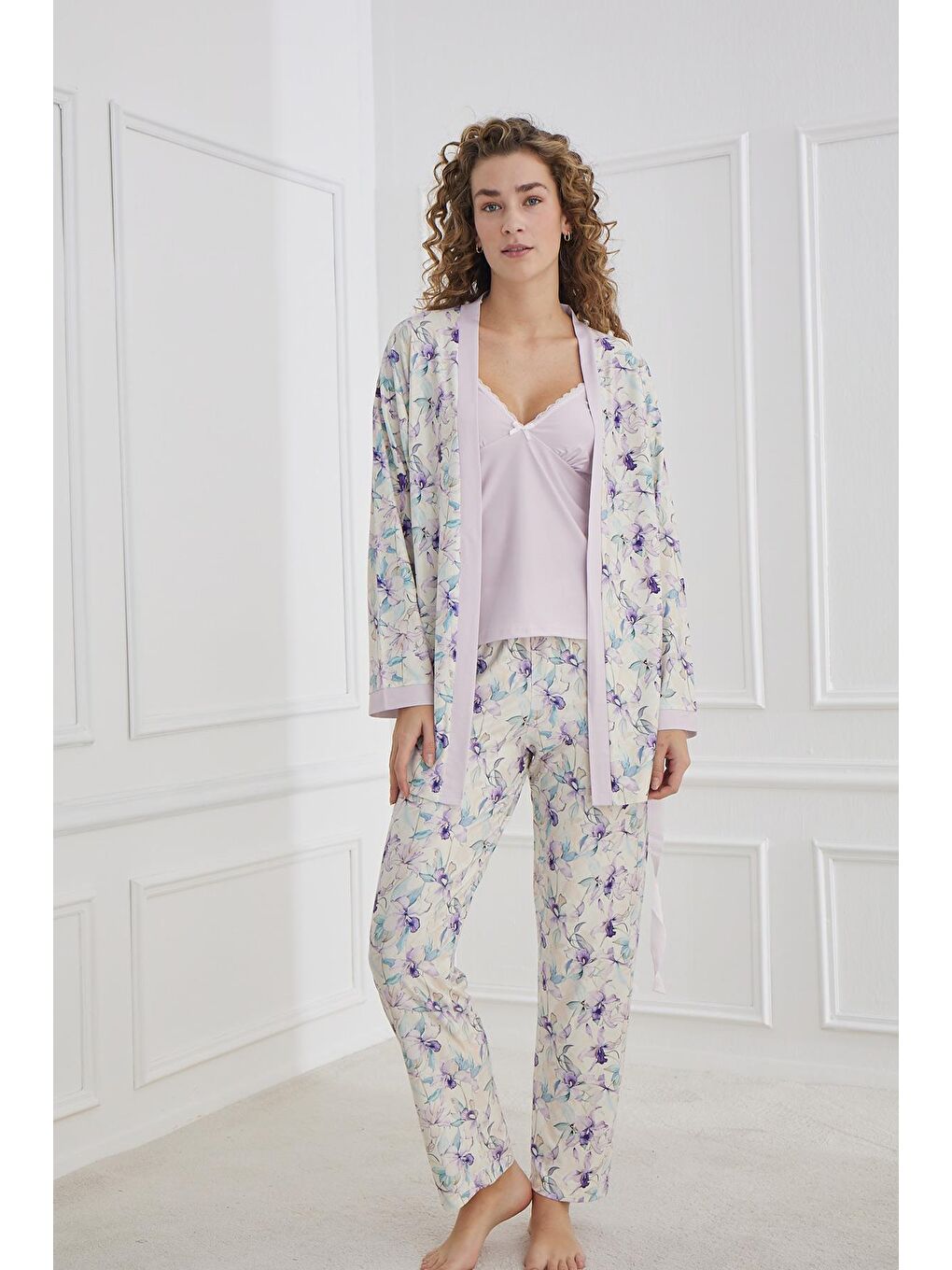 Kadın Çiçek Desenli İp Askılı Sabahlıklı 3'Lü Pijama Takım | Lila 30201-954