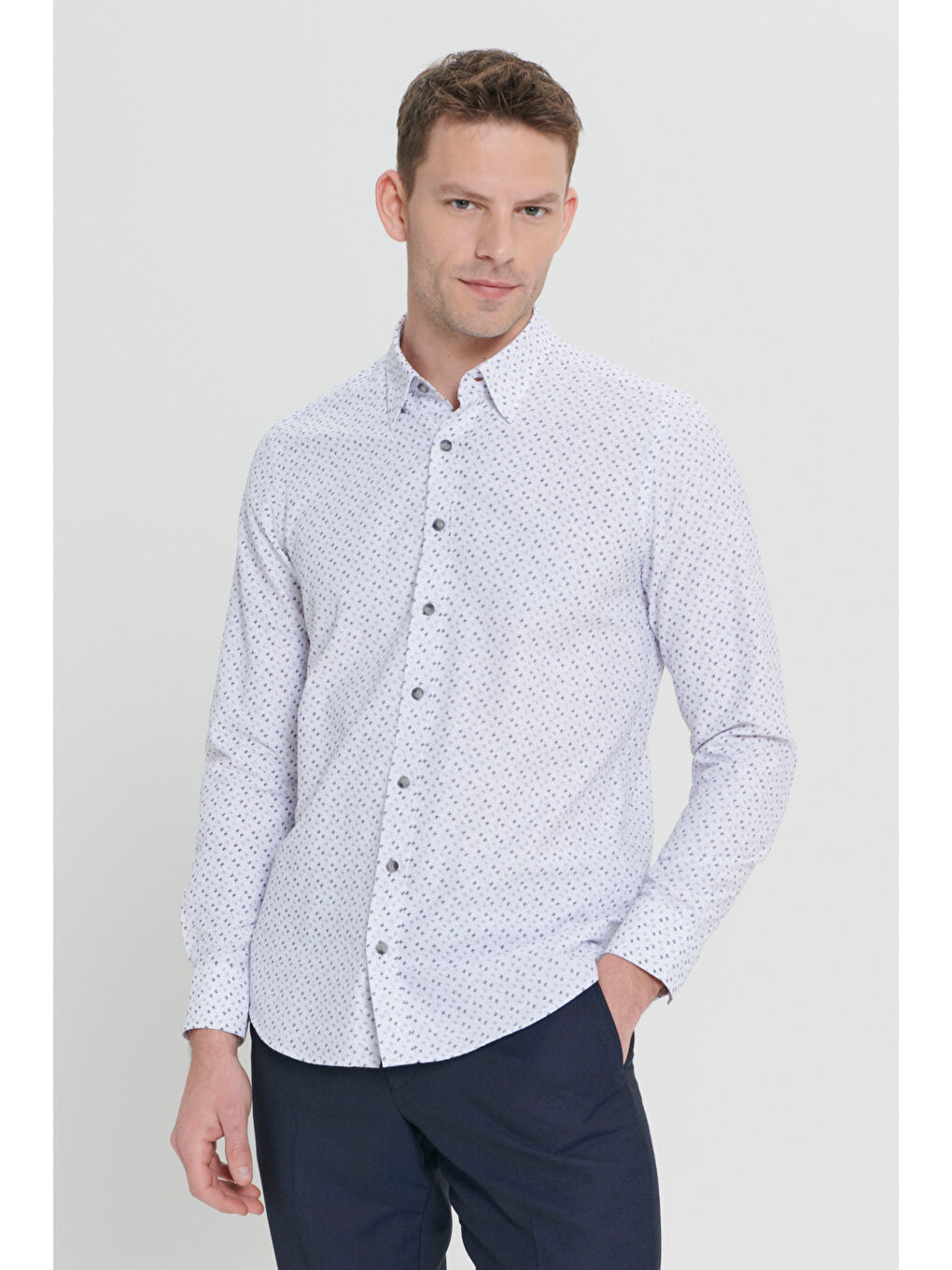 Erkek Beyaz-Siyah Kolay Ütülenebilir Slim Fit Düğme Yaka Gofre Desenli Gömlek-2