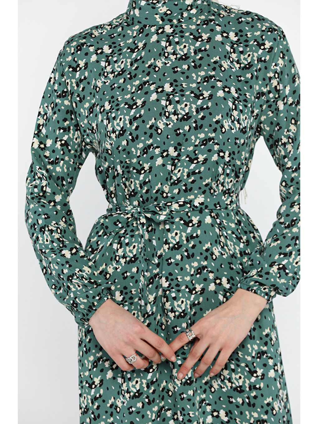 Yeşil Bel Kuşaklı Desenli Viskon Tesettür Elbise-7