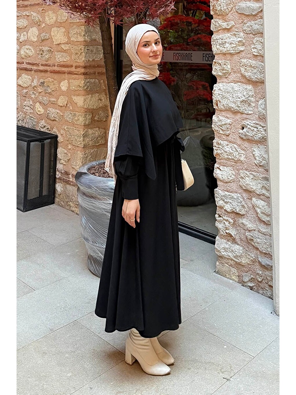 Pelerin Detaylı Elbise Siyah-1