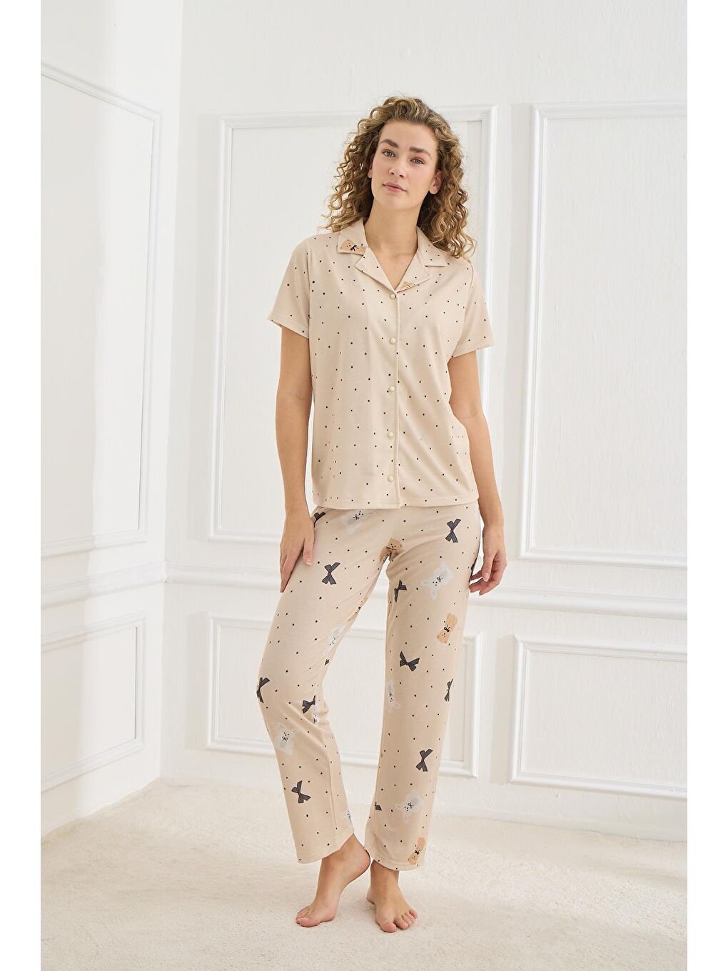 Kadın Desenli Polo Yaka Elastanlı Pijama Takım | Bej 70110-918