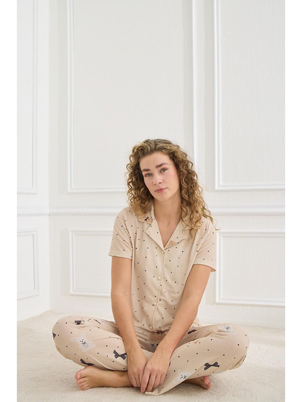Kadın Desenli Polo Yaka Elastanlı Pijama Takım | Bej 70110-918-1