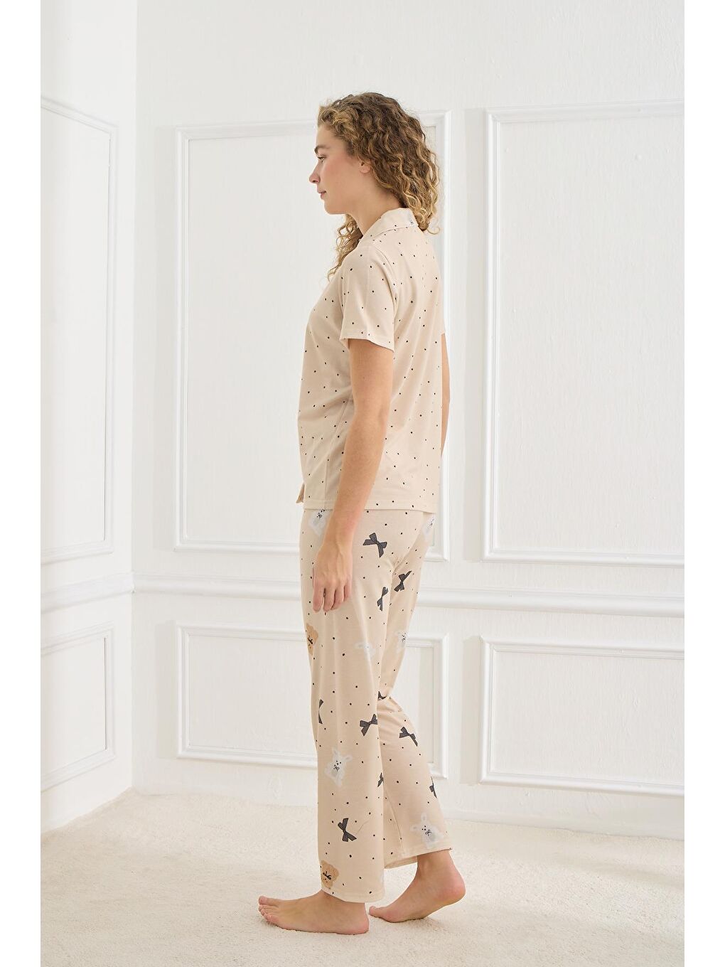 Kadın Desenli Polo Yaka Elastanlı Pijama Takım | Bej 70110-918-2