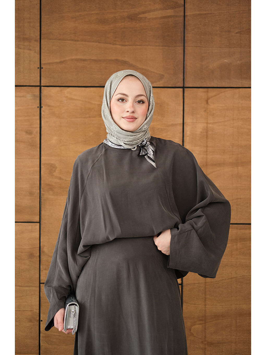 Kadın Pelerin Kol Yandan Fular Detaylı Takım Antrasit-2