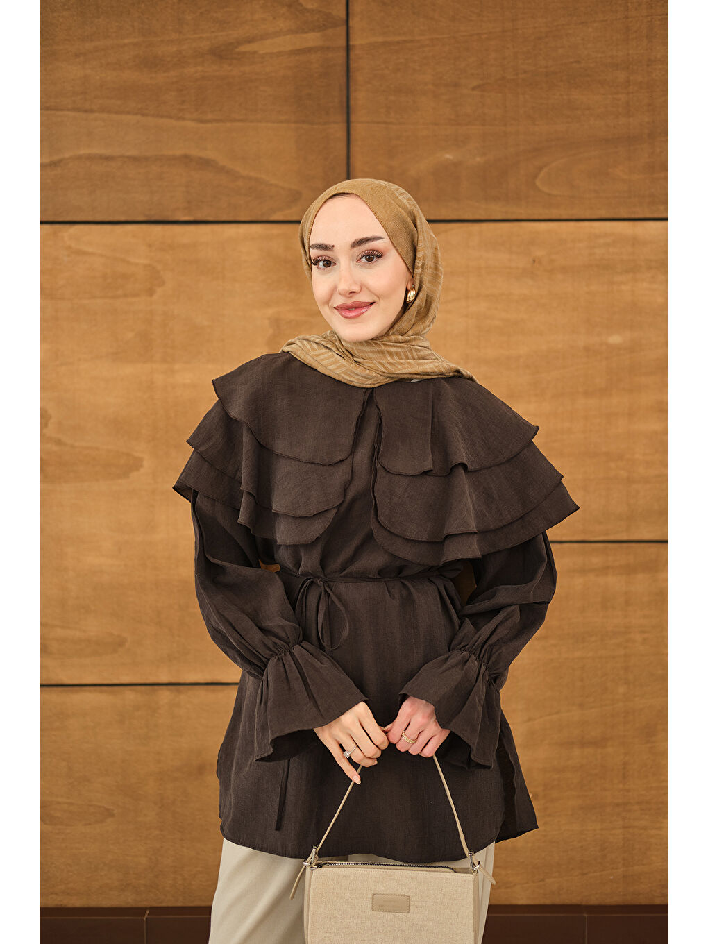 Kadın Geniş Katlı Yaka Bel Bağlamalı Tunik Kahverengi-4