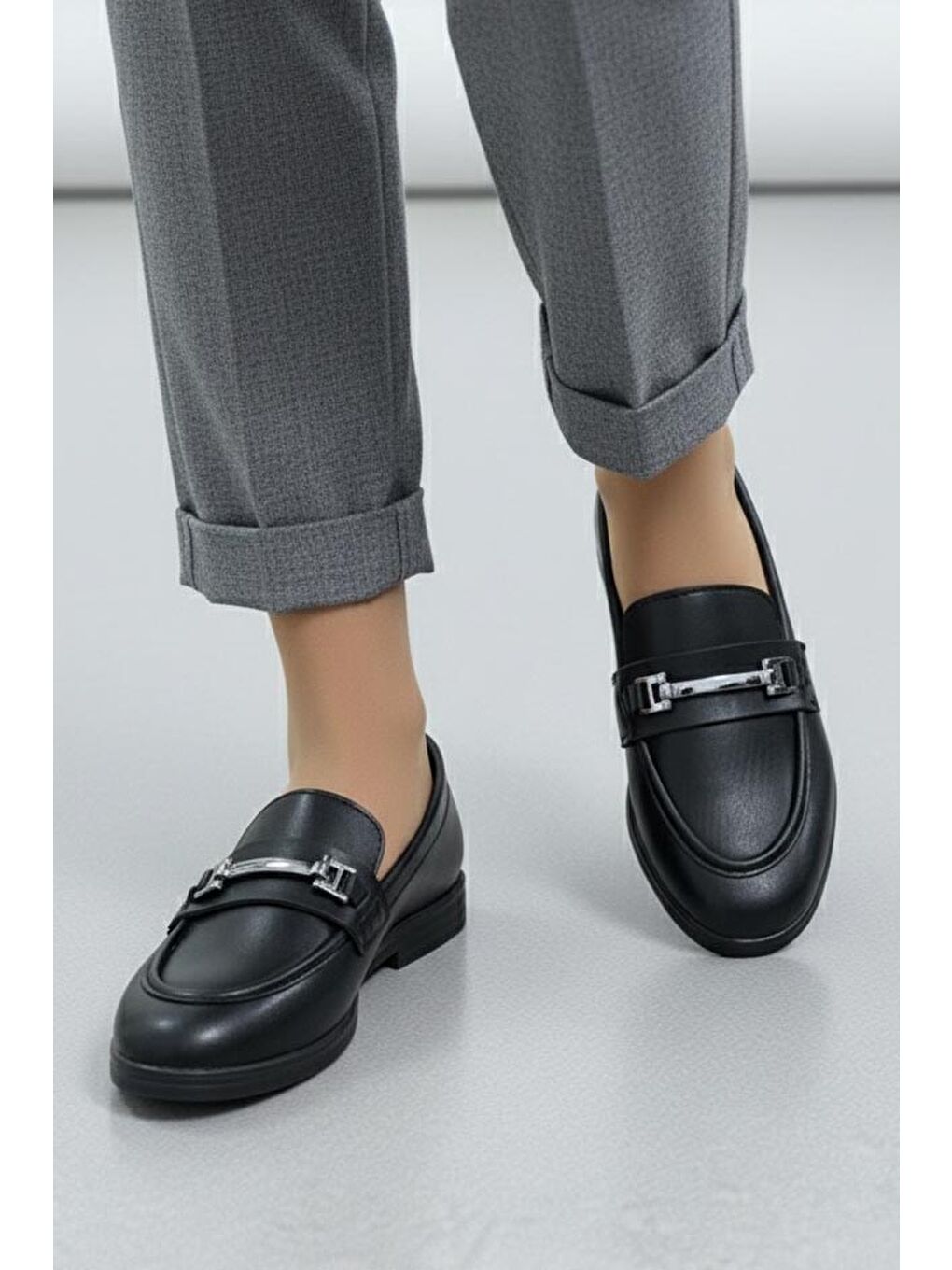 Kadın Siyah Tokalı Cilt Babet - 27908-SIYAH-2