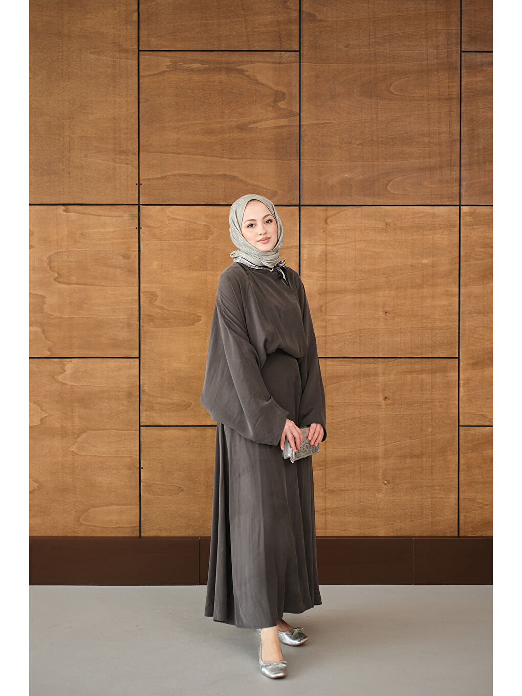 Kadın Pelerin Kol Yandan Fular Detaylı Takım Antrasit-3