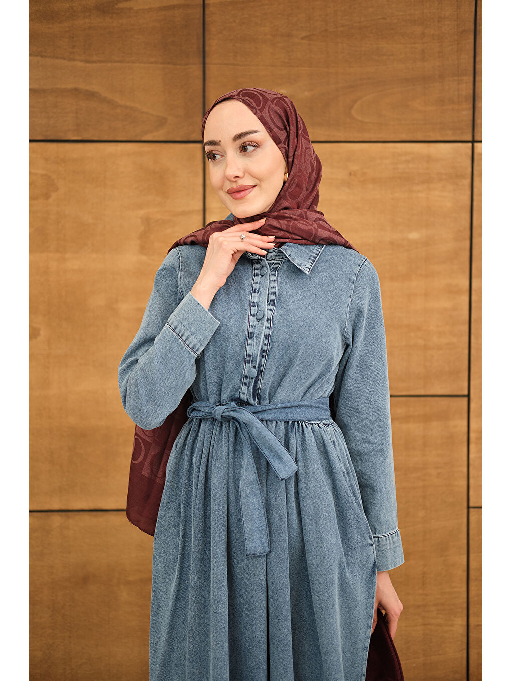 Kadın Büzgü Detay Yarım Düğmeli Bel Bağlamalı Jean Elbise Buz Mavi-1