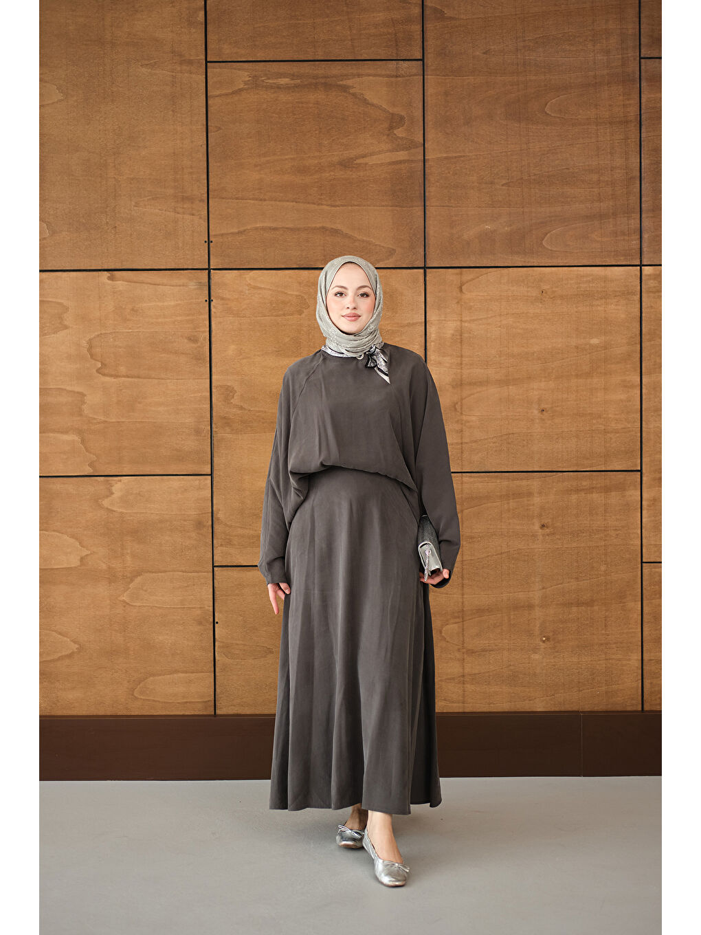 Kadın Pelerin Kol Yandan Fular Detaylı Takım Antrasit-4