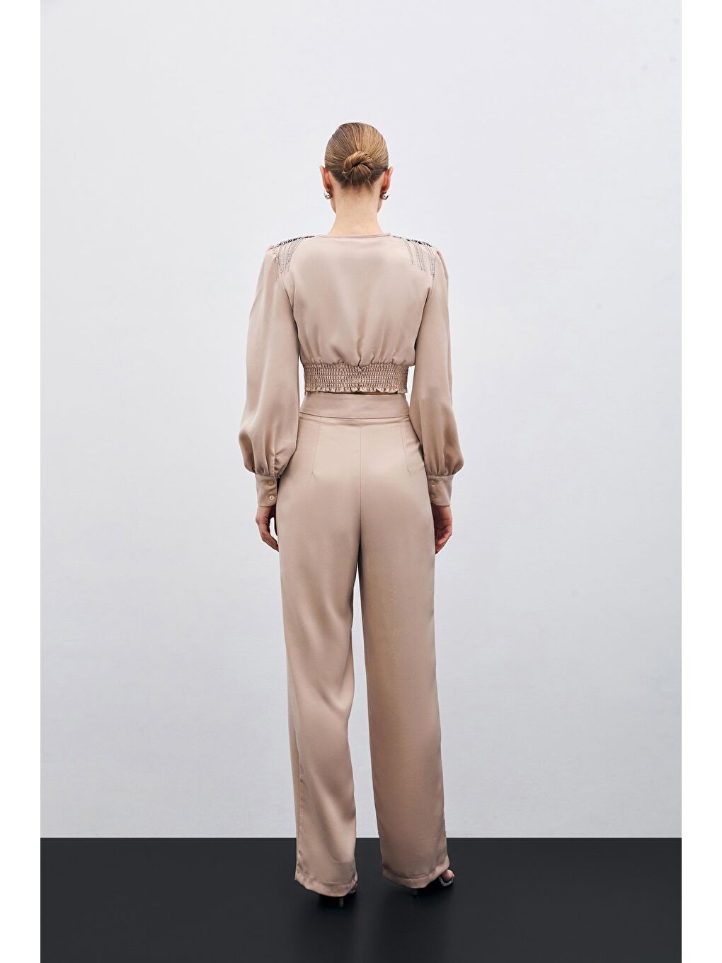 Pileli Saten Krep Pantolon - Bej-4