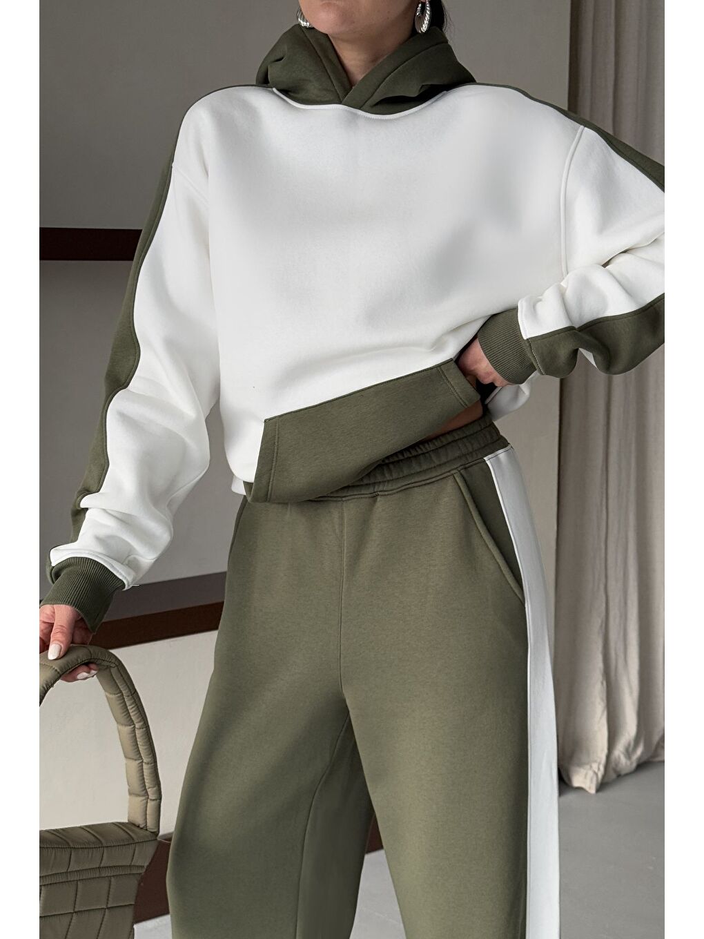 Kadın Haki Beyaz Oversize Kesim Alt Üst Yani Şeritli Eşofman Takımı-2
