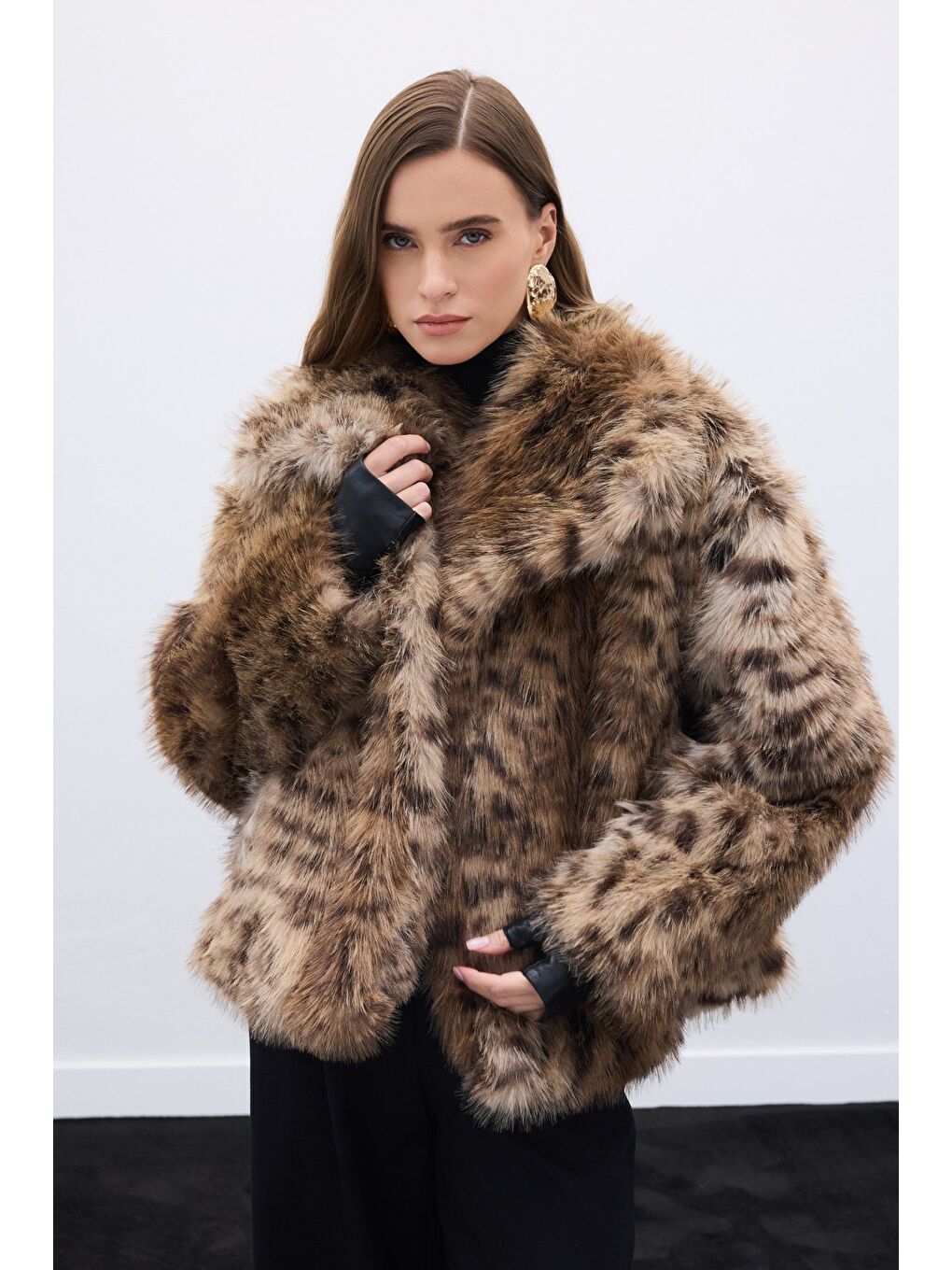 Siyah Leopar Desenli Kürk - Leopar-1