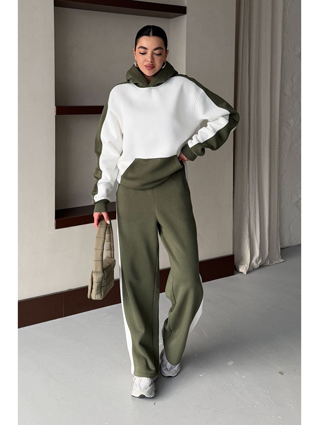 Kadın Haki Beyaz Oversize Kesim Alt Üst Yani Şeritli Eşofman Takımı-3