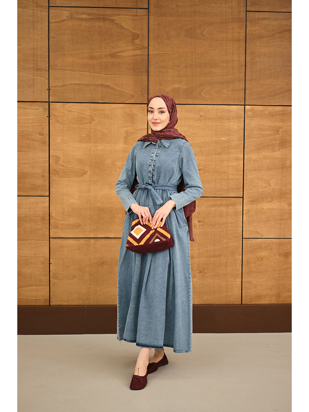 Kadın Büzgü Detay Yarım Düğmeli Bel Bağlamalı Jean Elbise Buz Mavi-3