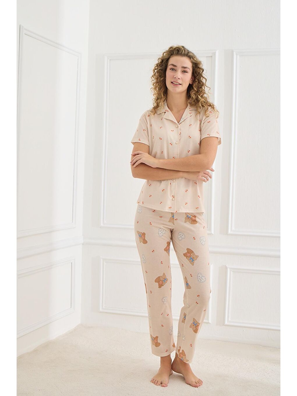 Kadın Desenli Polo Yaka Elastanlı Pijama Takım | Bej 70110-858