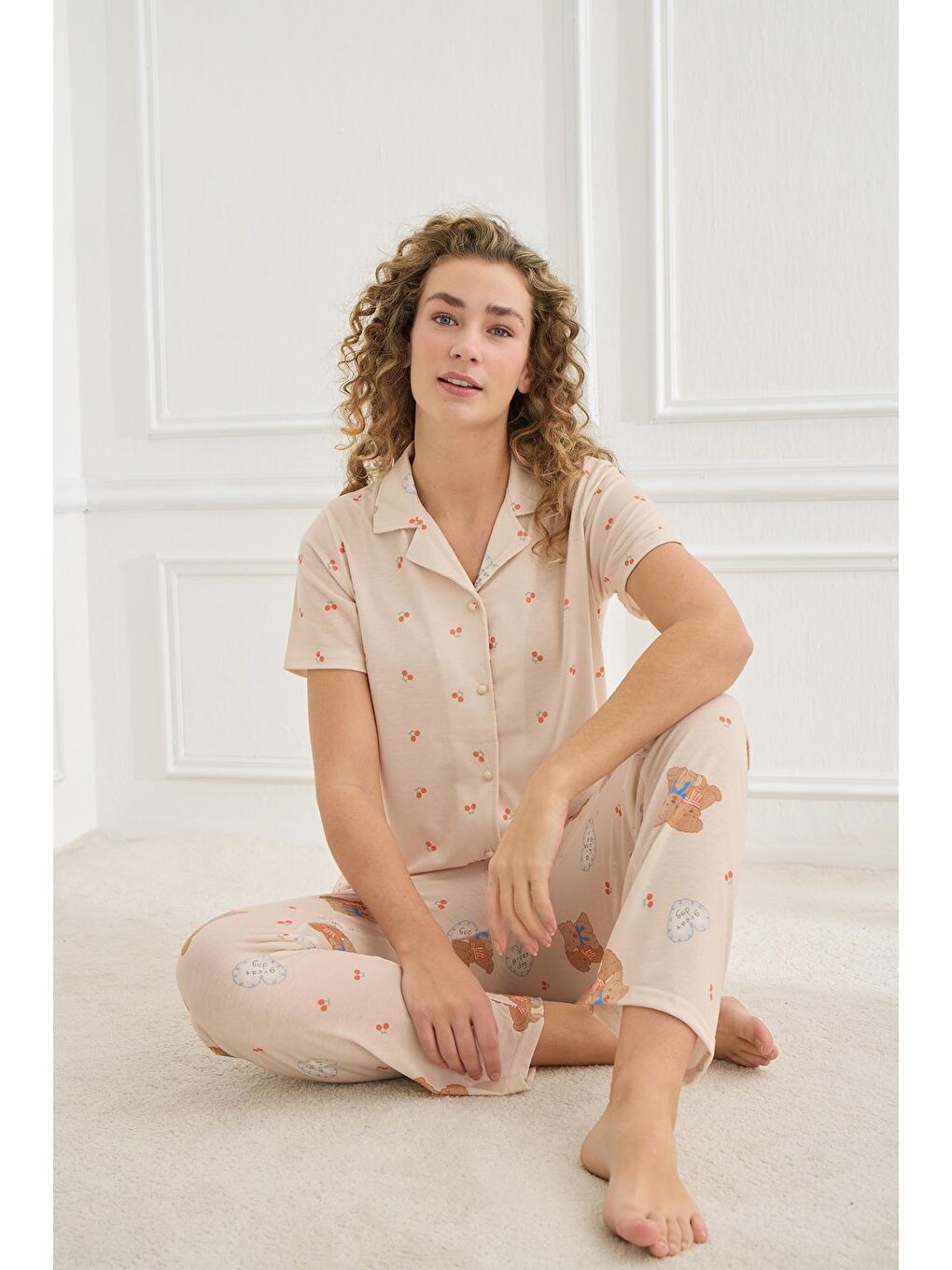 Kadın Desenli Polo Yaka Elastanlı Pijama Takım | Bej 70110-858-1