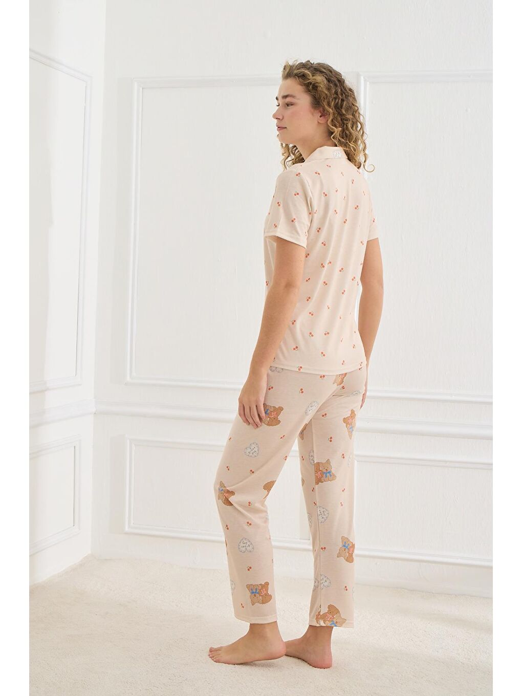 Kadın Desenli Polo Yaka Elastanlı Pijama Takım | Bej 70110-858-2