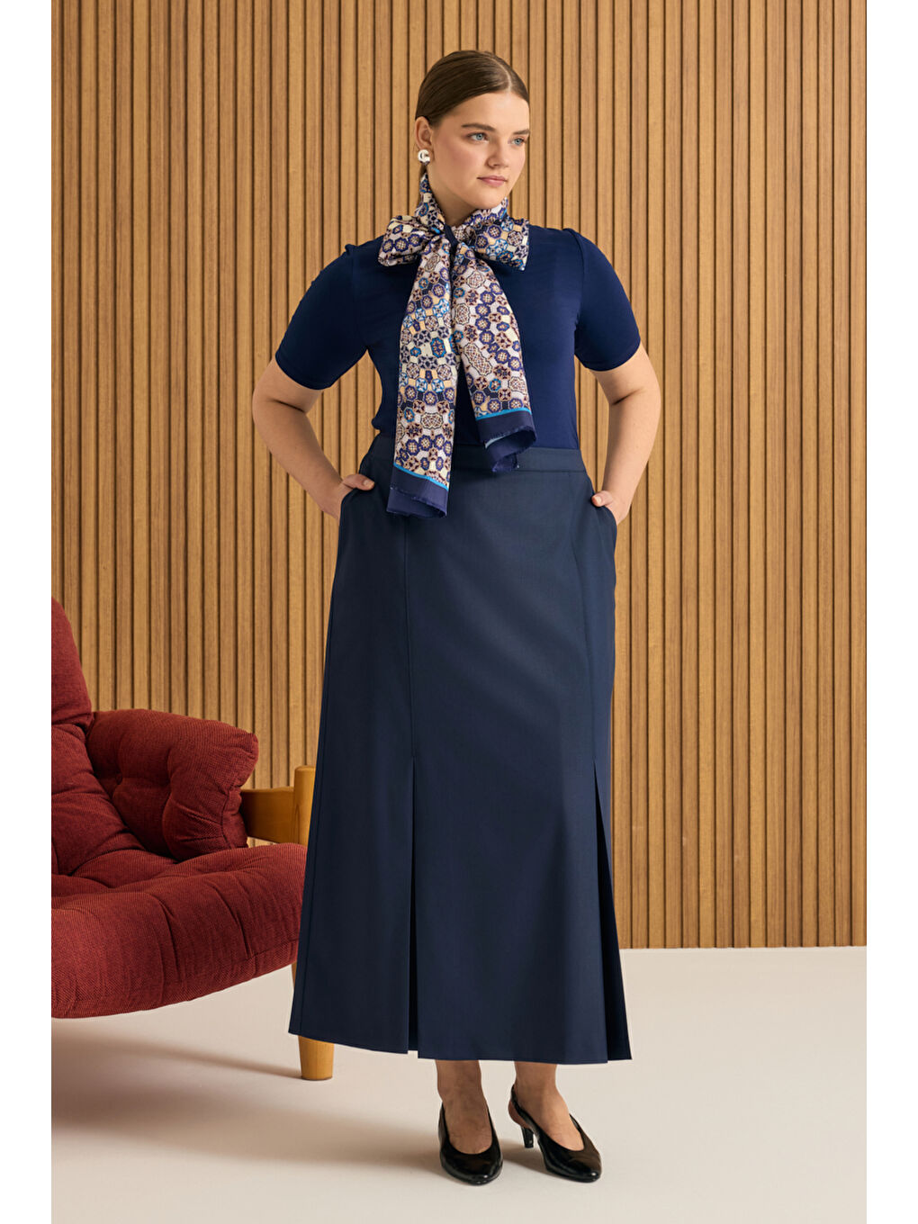 Lacivert Etek Ucu Pili Detaylı Etek-1