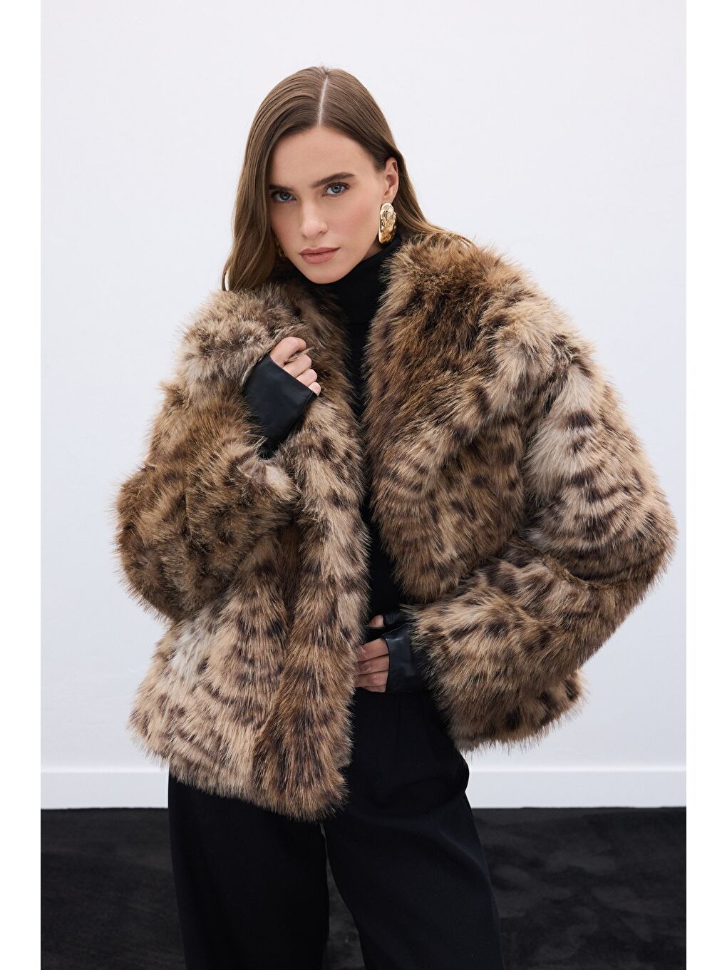 Siyah Leopar Desenli Kürk - Leopar-4