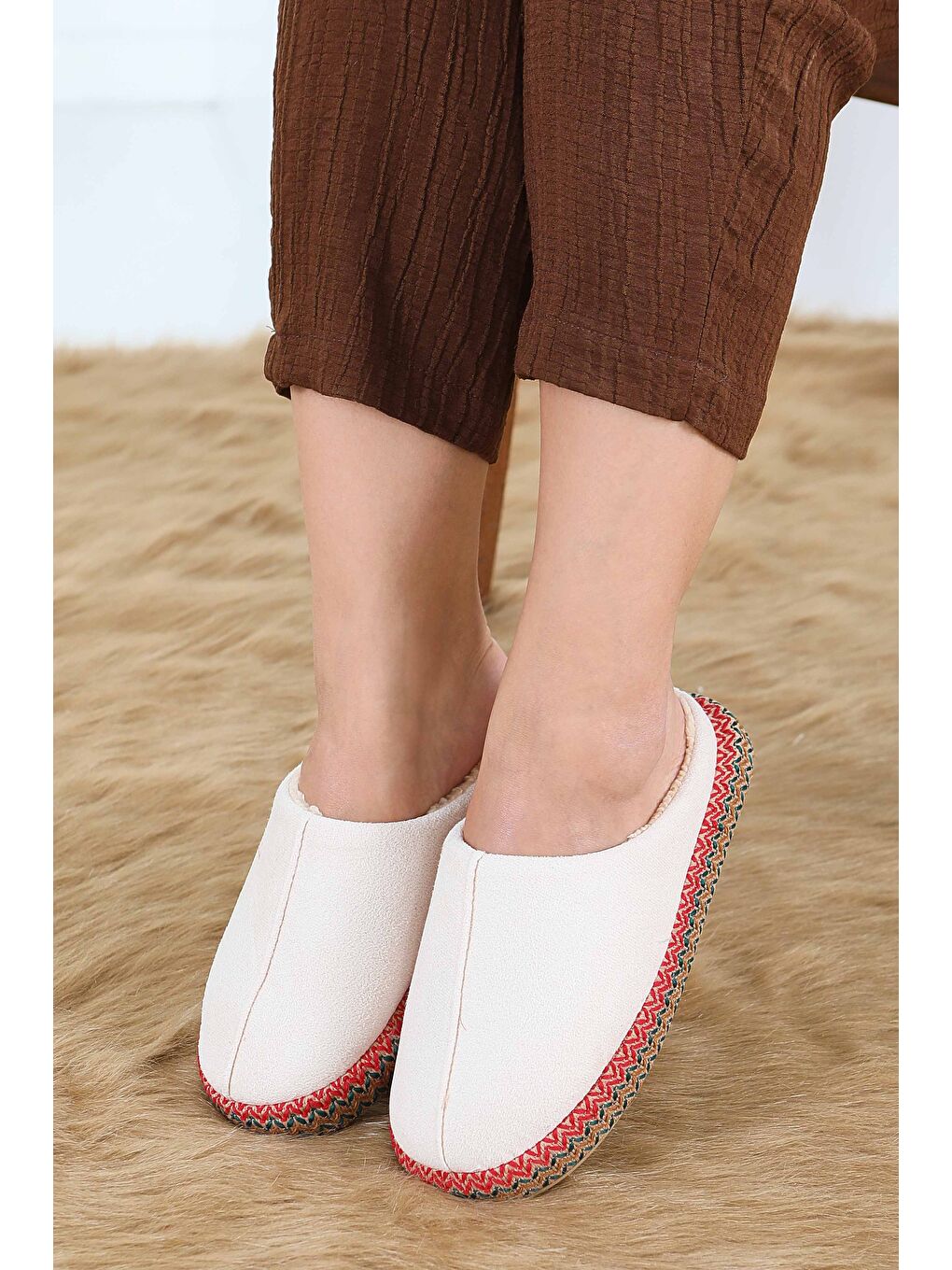 Ekru Kadın Krem Yanları Nakışlı Ev Terliği - 27781-KREM-2