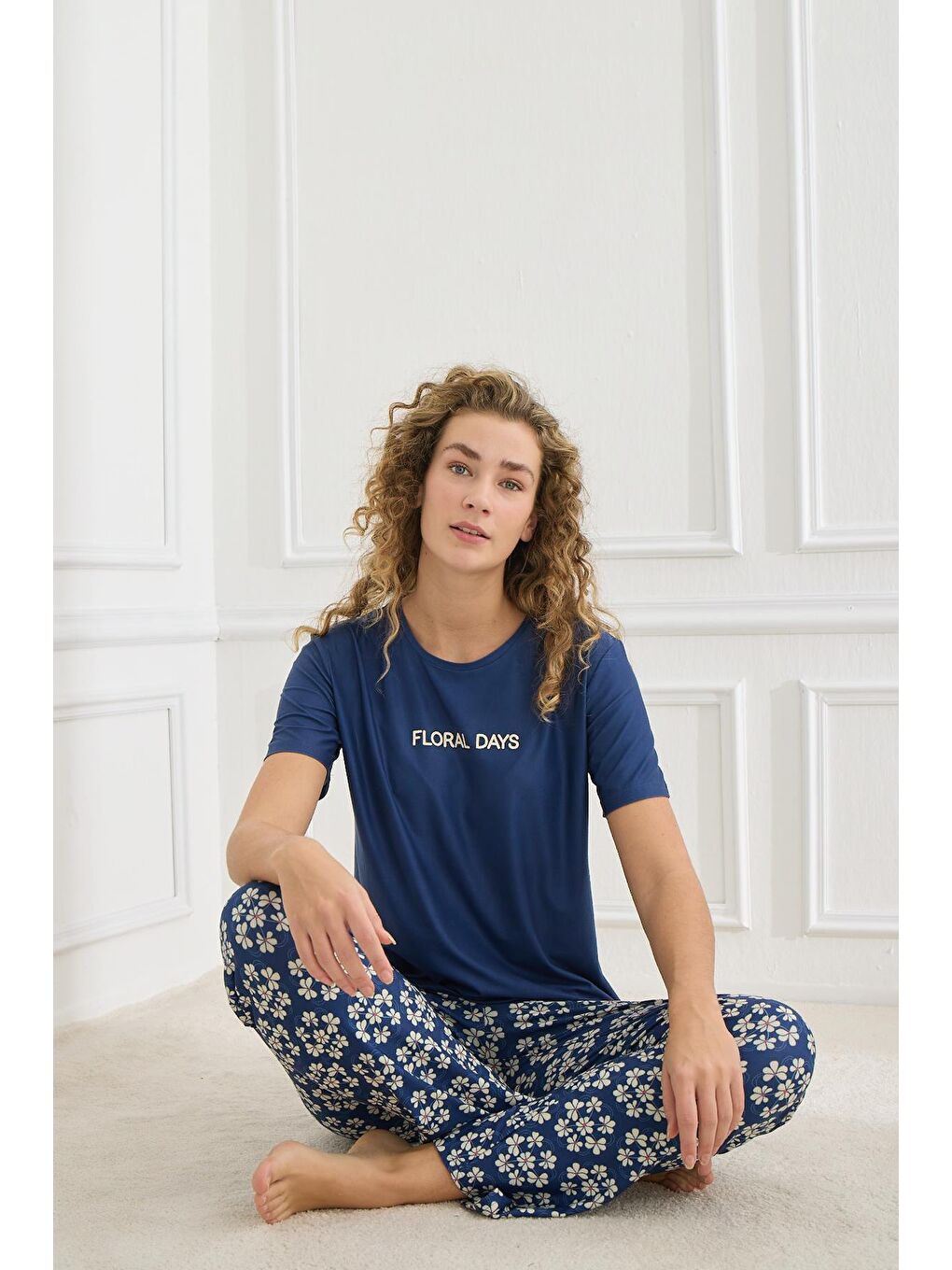 Kadın Çiçek Desenli Bisiklet Yaka Pijama Takım | Lacivert 30102-963-1